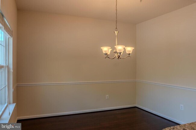 Building Photo - 726 Millhouse Dr
