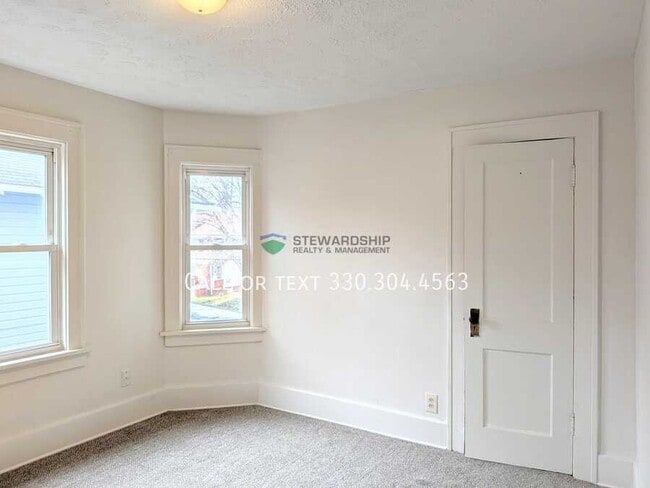 Building Photo - 1412 16th St NW