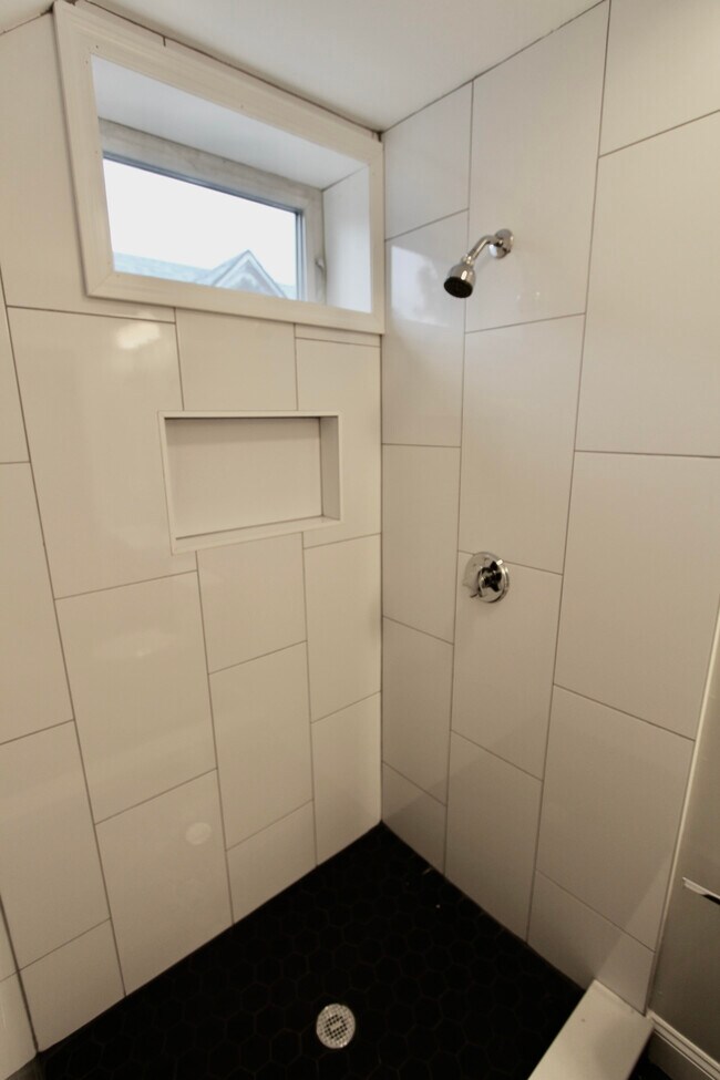 Building Photo - 80 Morgan St