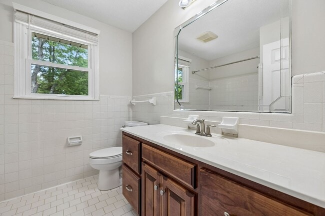 Building Photo - Pet Friendly Four Bedroom with Basement!