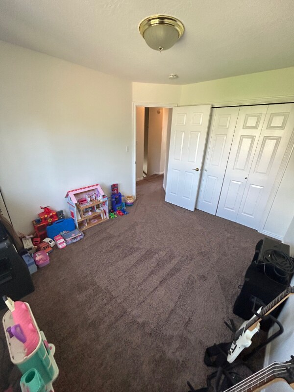 Building Photo - 439 E Parkside Cir