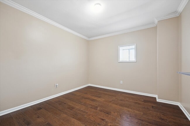Building Photo - 3302 Chris Dr