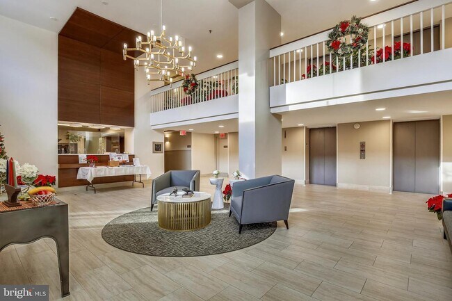 Building Photo - 2311 Pimmit Dr