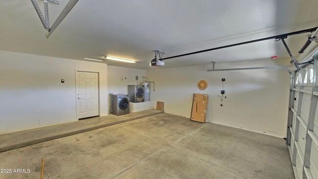 Building Photo - 8110 S 2nd Dr