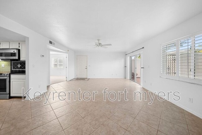 Building Photo - 3052 Kings Lake Blvd