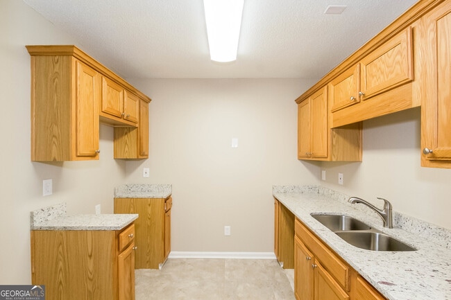 Building Photo - 5736 Eagles Feather Ln