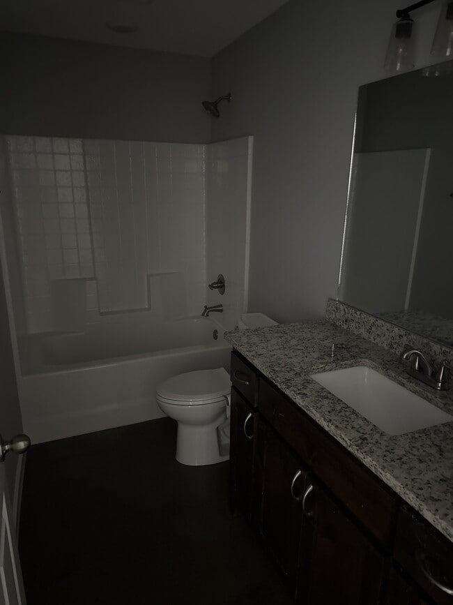 Building Photo - 104 Chloe Dr