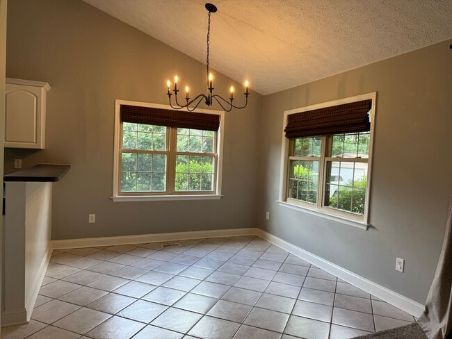 Building Photo - 105 Owls Nest Ct