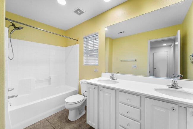 Building Photo - 28225 Clementine Dr