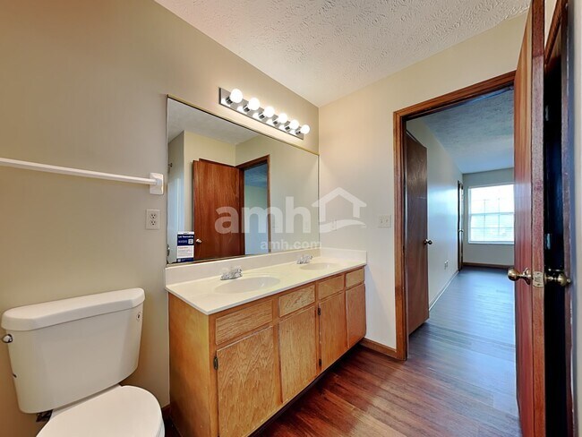 Building Photo - 6585 Taylor Trace Ln