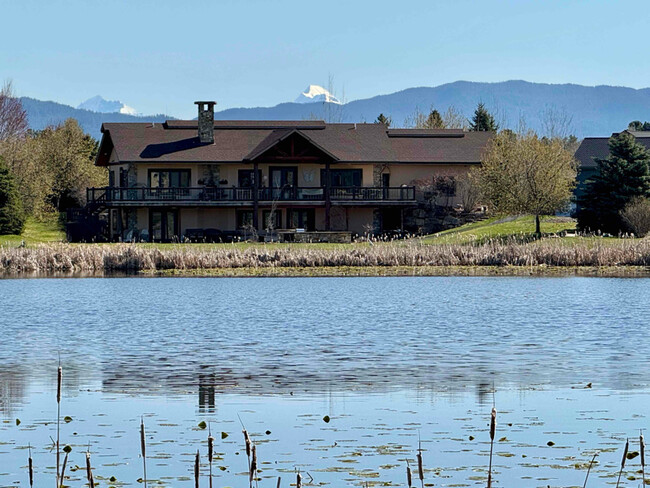 Primary Photo - 3002 River Lakes Dr