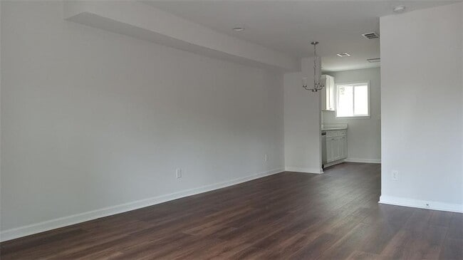 Building Photo - 2156 Park Terrace