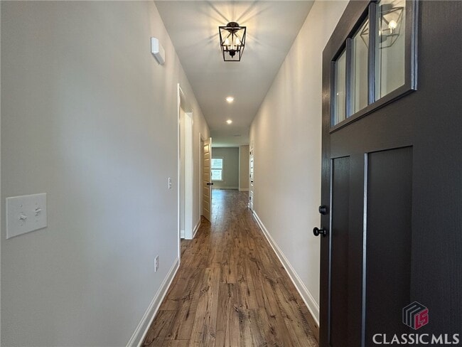 Building Photo - 305 Ridge Pointe Drive