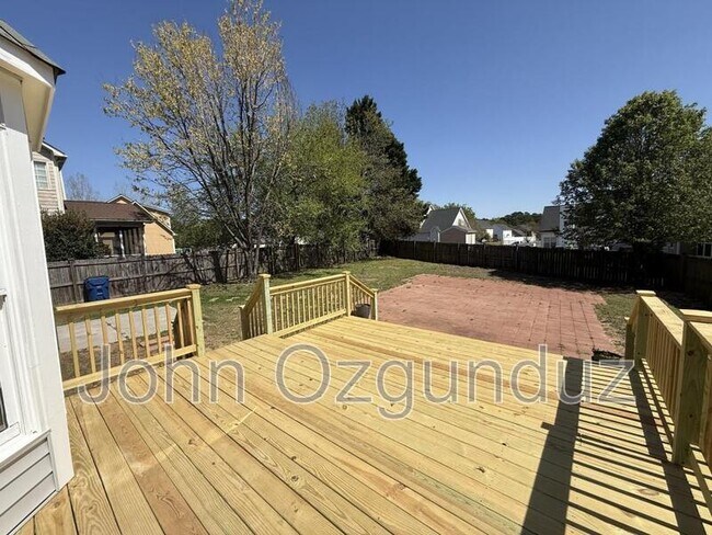 Building Photo - 804 Falling Wind Ct