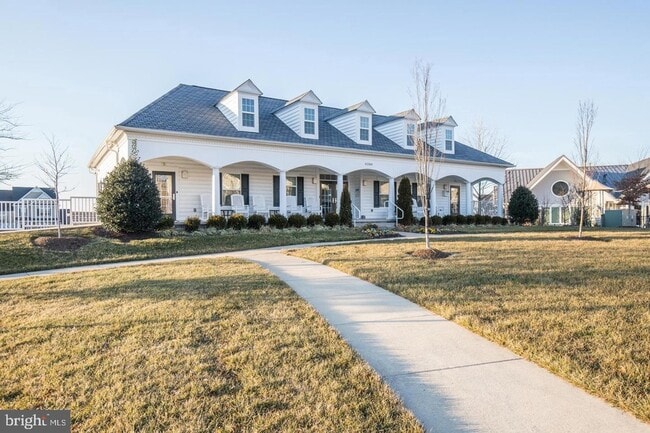 Building Photo - 42592 Sunset Ridge Square