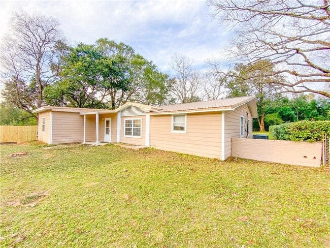 Building Photo - 7206 Tangerine Ave