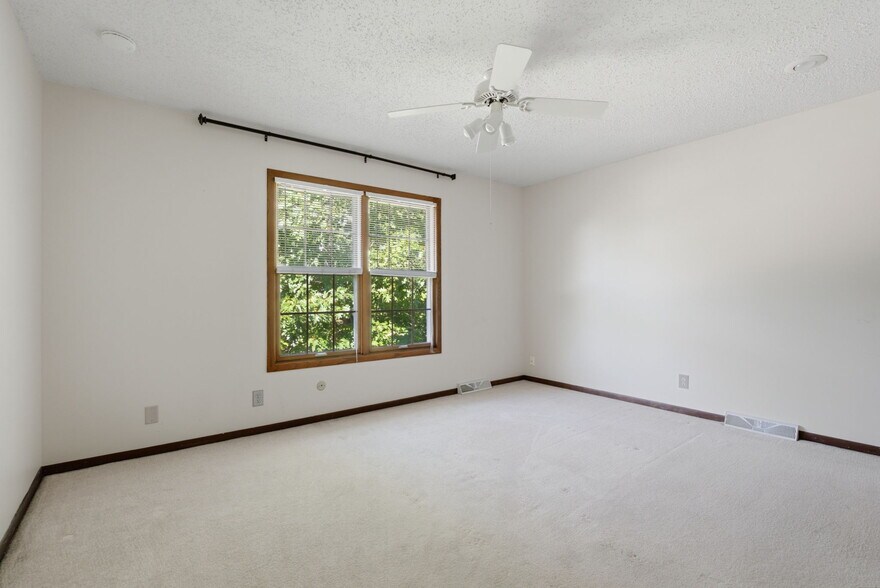 Building Photo - 4813 Surrey Ct