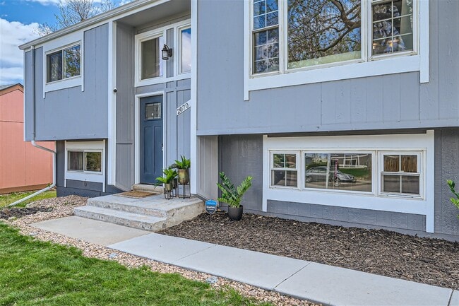 Primary Photo - 2070 Ridge Dr