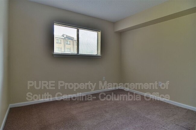 Building Photo - 515 Menlo Dr