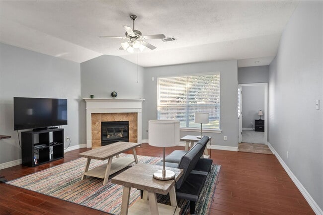 Building Photo - 8815 Rollick Dr