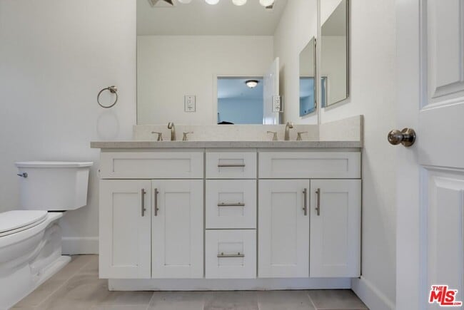 Building Photo - 3528 Mesquite Dr