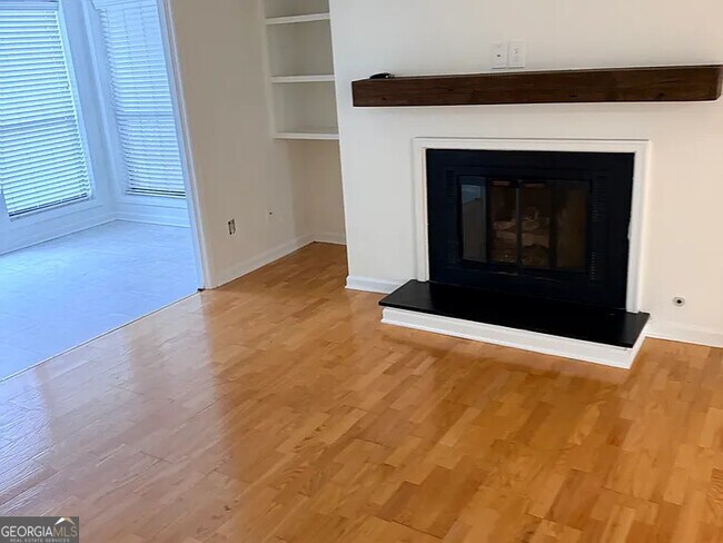 Building Photo - 301 Dunbar Dr