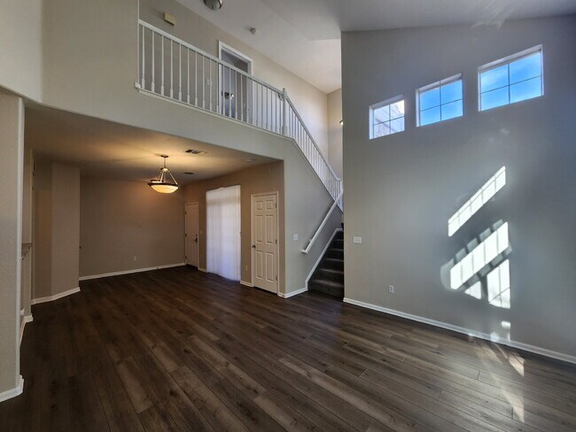 Building Photo - Spacious Two-Suite Townhome With Garage, Fireplace And Community Pool
