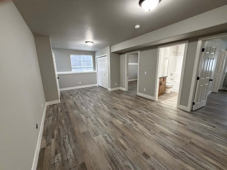 Building Photo - 1331 Lynn Ave