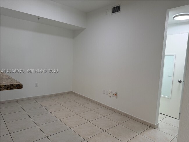 Building Photo - 7200 NW 114th Ave