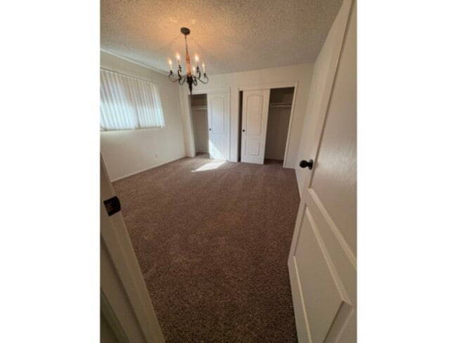 Building Photo - Nice mature landscaping. Warm ,inviting ,quiet home