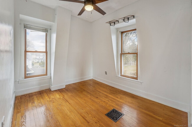 Building Photo - 34 Spring St