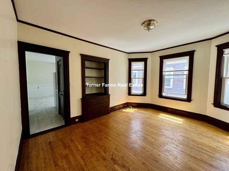 Building Photo - 41 Michigan Ave