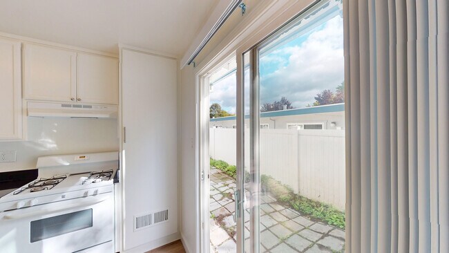 Primary Photo - 15415 Marty Dr