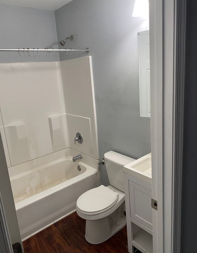Building Photo - Spacious 3 Bedroom Townhouse – Available A...