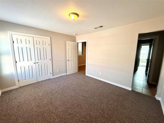 Building Photo - 2337 Bloomfield Dr