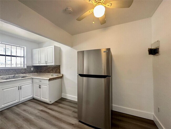 Building Photo - 3100 NW 135th St