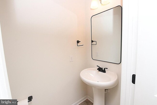 Building Photo - 185 Magellan Dr