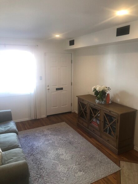 Front entryway - 330 Pemberton St