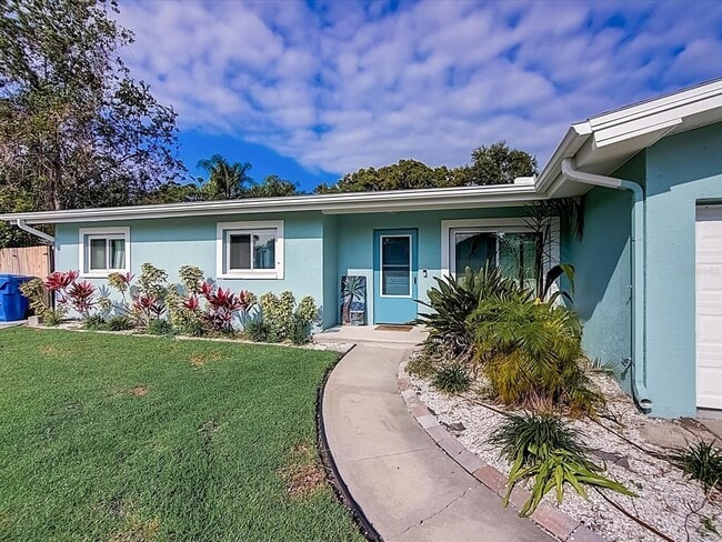 Building Photo - 13589 Croft Dr S