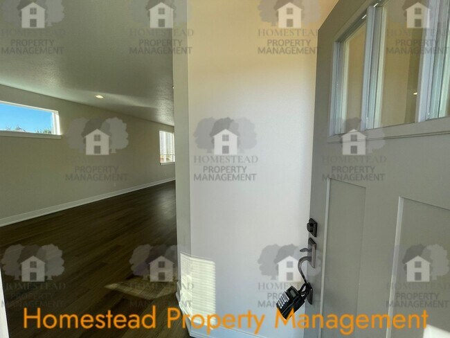 Building Photo - 644