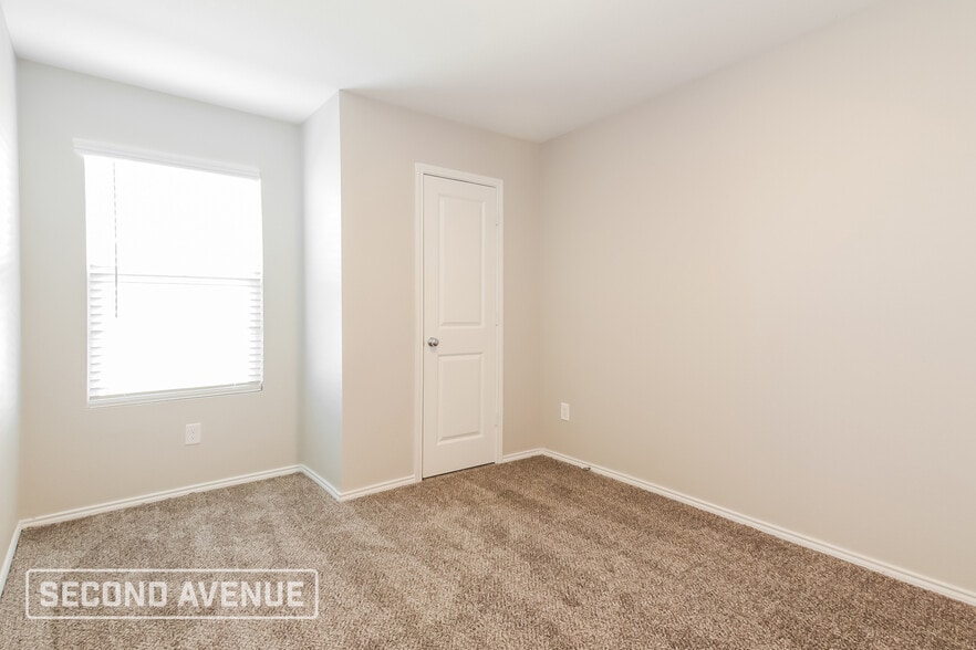 Building Photo - 2421 Eldor Wy