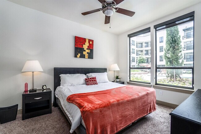 Building Photo - 955 St Joseph Pkwy