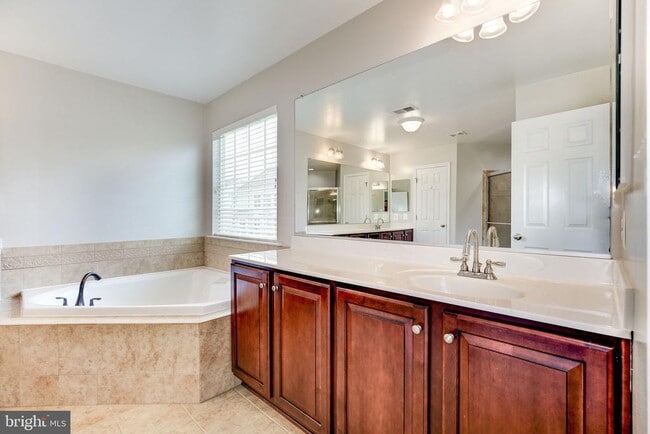 Building Photo - 2311 Whitley Rd