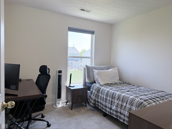 Building Photo - 14010 Avalon E Dr