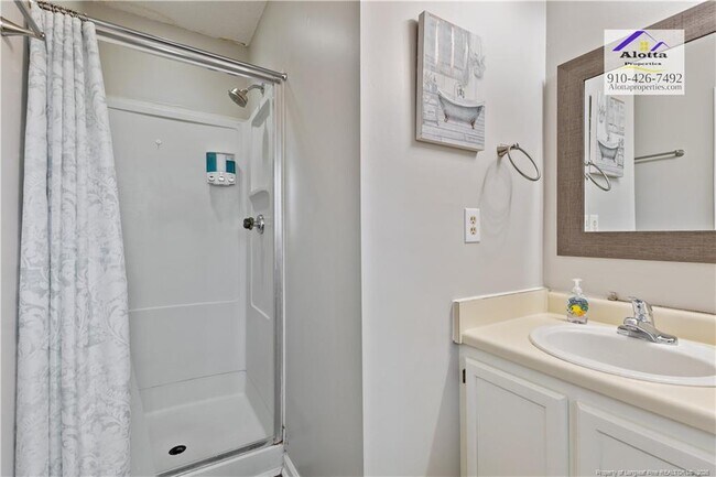 Building Photo - 130 Girard Ave