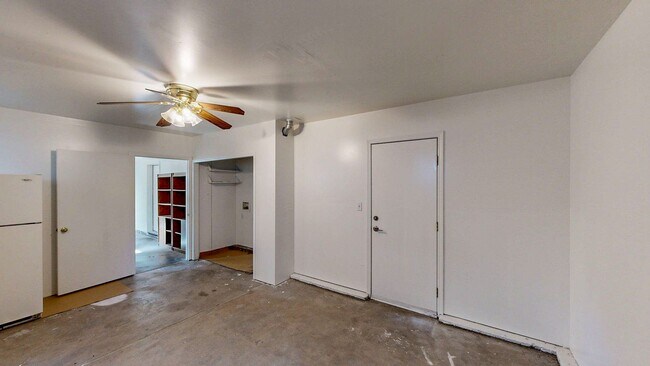 Building Photo - Beautiful 3 Bedroom 2.5 Bath Single Family...