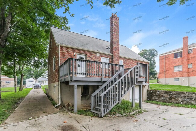 Building Photo - 2937 Blue Rock Rd