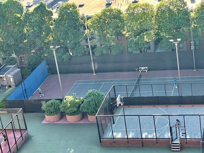 Building Photo - 77 Pond Ave