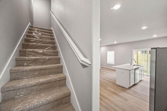 Building Photo - 2602 SW Convent St