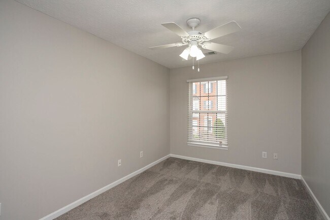 Building Photo - 7277 Charlotte Pike